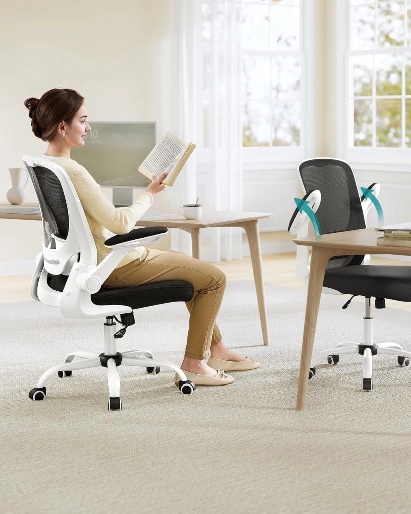 SONGMICS Sedia da Ufficio Girevole, Sedia di Rete da Computer Ergonomica, Supporto Lombare, Oscillante, Seduta 53 cm, Braccioli Pieghevoli, Bianco e Nero OBN37WT