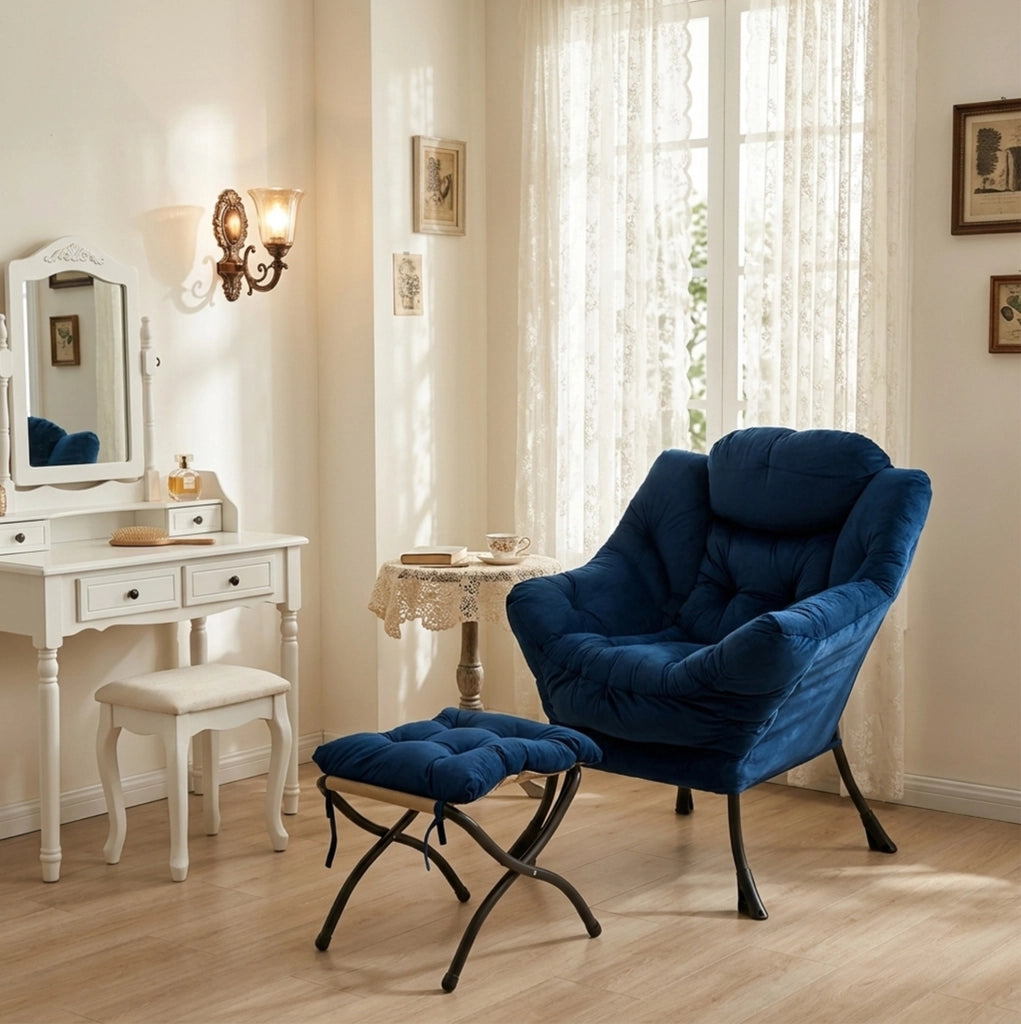 Poltrona relax con poggiapiedi, braccioli imbottiti e tasca laterale, blu scuro