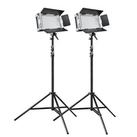 Pro 500 On Location Lightning Set (2 luci LED dimmerabili, 2 treppiedi per lampade WT-806 con borsa per il trasporto), 20375, 800 lux in uscita