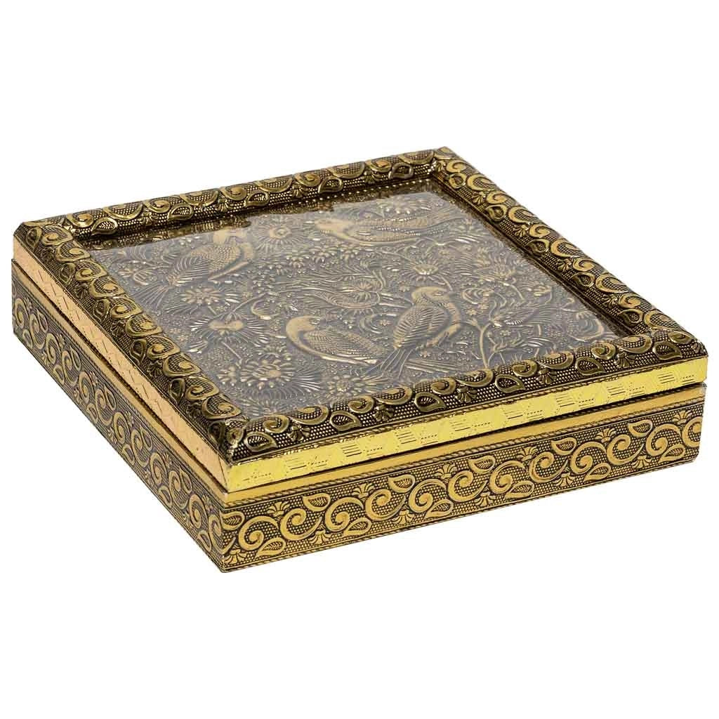 Portagioie in metallo dorato sbalzato 20x20x5h