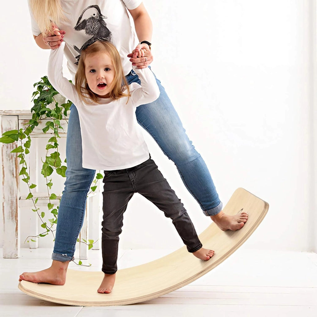 Balance Board Curva per Bambini, Tavola di Equilibrio per Bambini in Legno con Feltro Antiscivolo, Portata Massima 220 kg (90 x 30 x 19 cm)