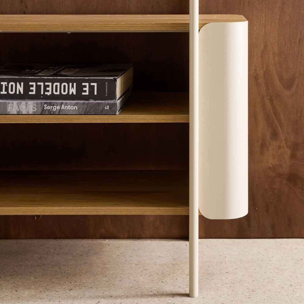 Libreria in metallo curvato e legno a 6 livelli, beige