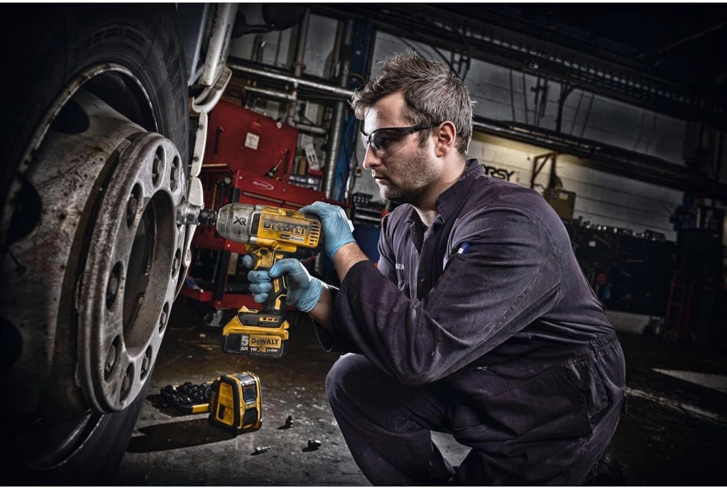 DEWALT DCF899N-XJ Trapano Avvitatore a Impulsi Attacco 1/2", Motore Brushless, in Scatola di Cartone Senza Batteria e Caricabatterie, 18 V