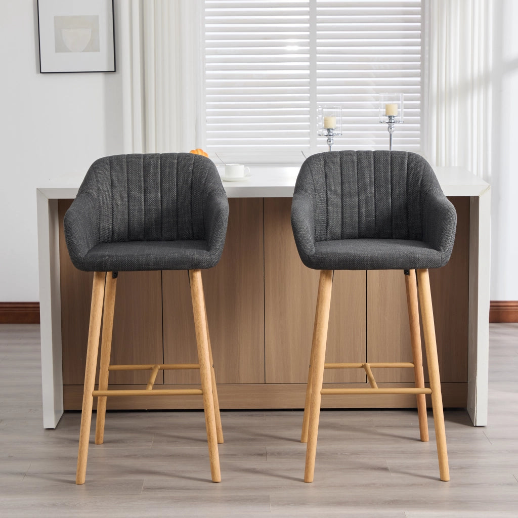 Sgabello da bar con schienale alto e braccioli; seduta in lino e gambe in legno di gomma; per cucina e isola; nero; 58.5 × 55 × 104 cm