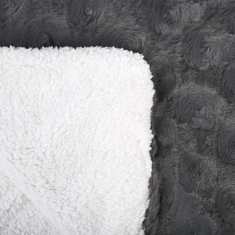 Copriletto Grigio Tessuto Morbido 200 x 220 cm Fodera in Pile Sherpa