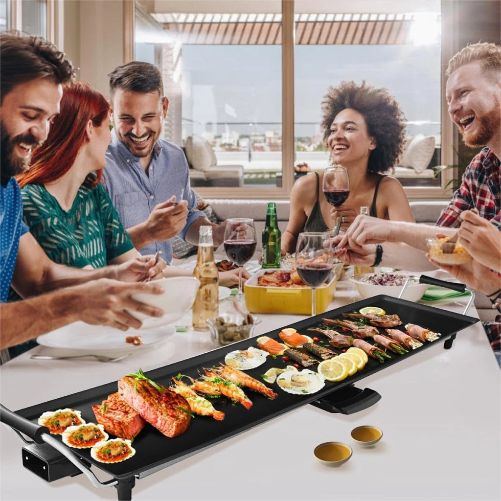 Piastra Elettrica 1800W, Barbecue Elettrico 5 Livelli di Temperatura, con Rivestimento Antiaderente, 6 Piccolo Supporto per Padella, per Cucinare, Grigliare (Piastra Liscia 90 X 23 CM)