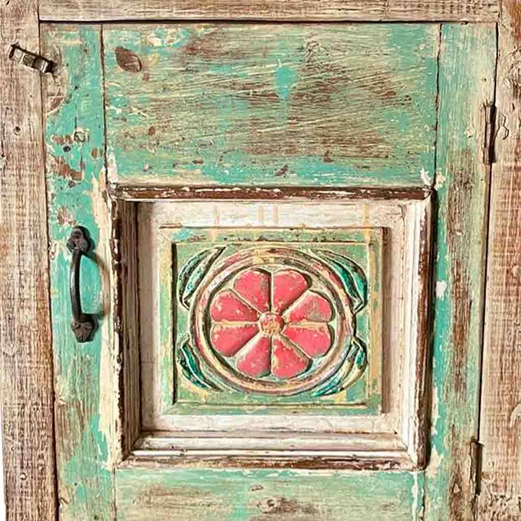 Comodino in legno con finitura artigianale marrone 53x27x69h cm