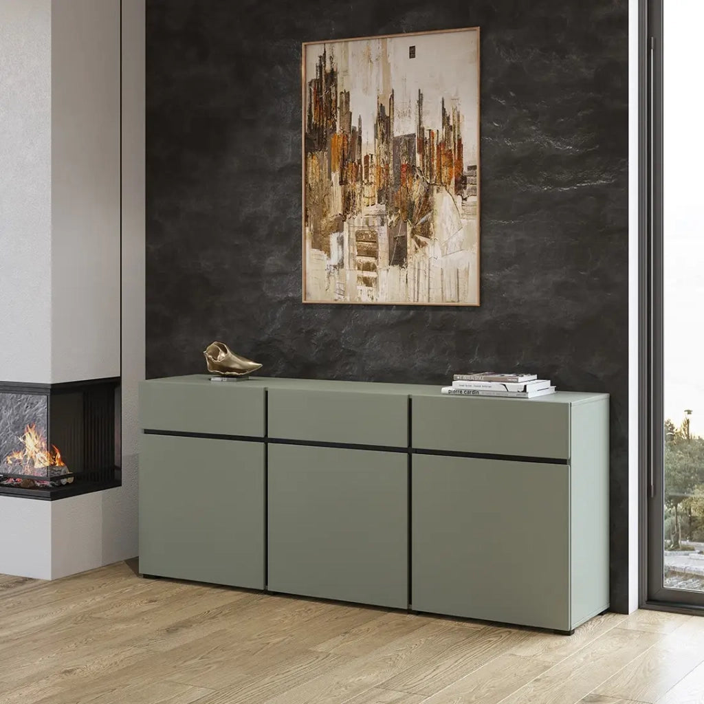 Buffet color salvia verde 180cm collezione HAVANA. Credenza di design con 3 porte e 3 cassetti.