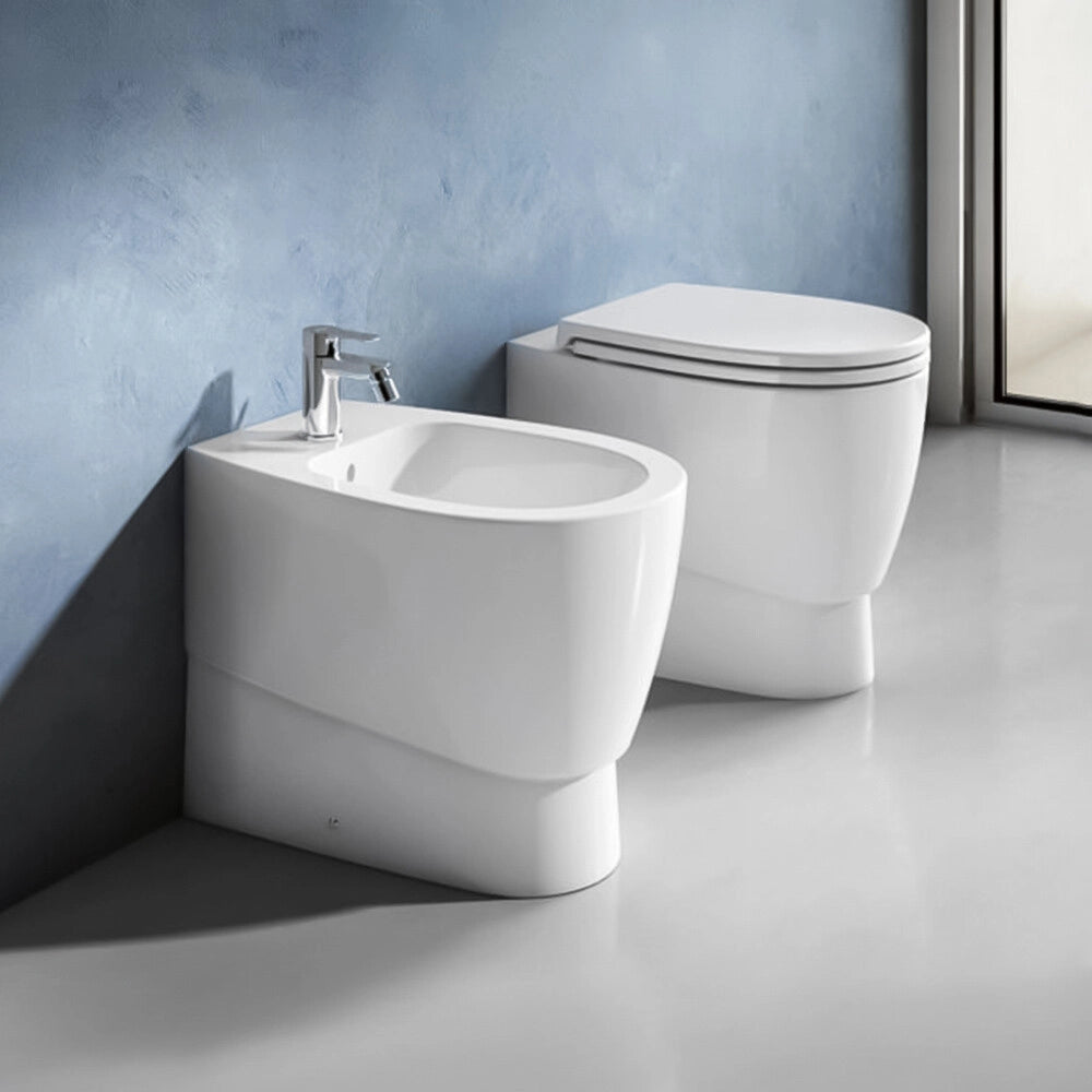 Wc filo muro bianco lucido con scarico traslato e sistema rimless Demy Dolomite