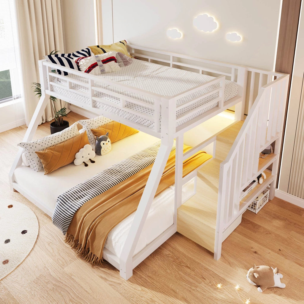 Letto a castello per bambini con scala a 3 vani e LED con app LEMONMAX; 90x200+140x200 cm; certificato EN 747; metallo e MDF; bianco
