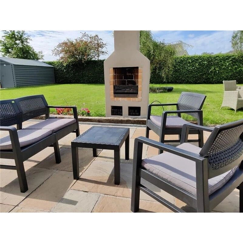 SET MOREEA DA GIARDINO EFFETTO RATTAN IN COLORE ANTRACITE CON CUSCINI