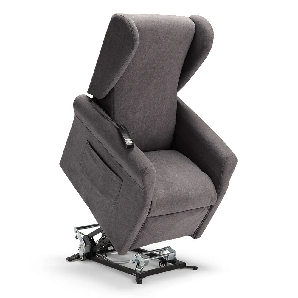 Poltrona relax elettrica PISA MADE IN ITALY per anziani e disabili, 2 motori, 4 ruote, reclinazione e alzapersona, Tessuto Antimacchia, colore Grigio