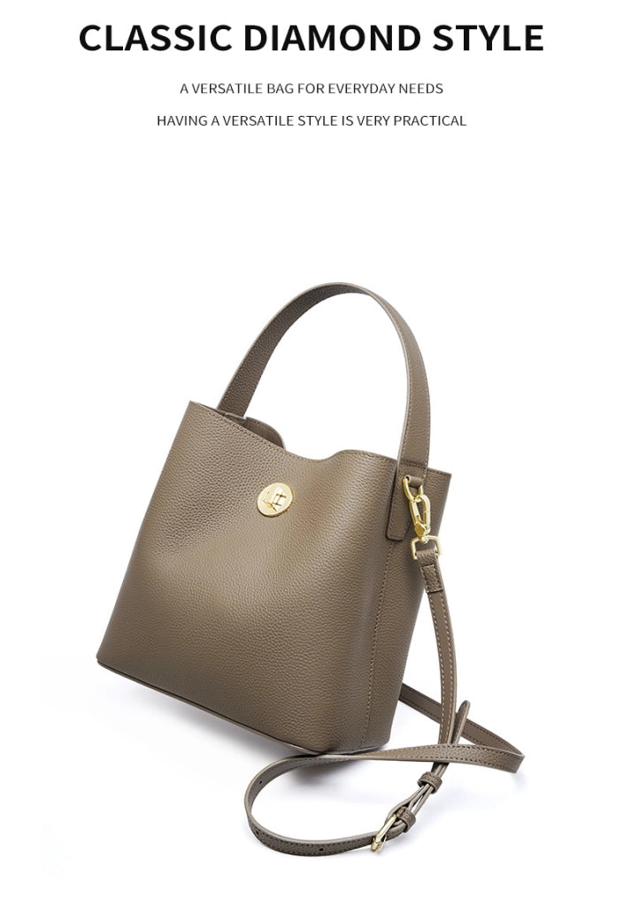 Borsa a tracolla da donna in vera pelle, colore marrone.
