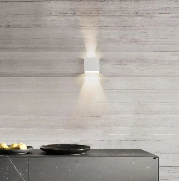 LENA-B Applique da parete led 7W 3000k 816L bianco struttura in metallo interno-esterno