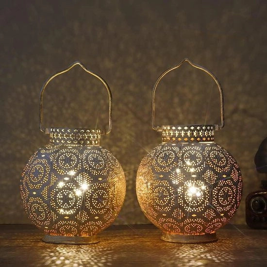 Lampada da tavolo in stile marocchino - lampada a batterie wireless - filo di luce LED - lampada per sala da pranzo e feste - tavolo da interno - 18 cm H - set da 2 - bianco .