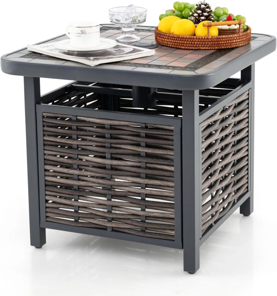 Tavolino da giardino in vimini con foro per ombrellone, tavolino da esterno con piano in resina, tavolino quadrato per giardino, cortile, terrazza, 55 x 55 x 50 cm