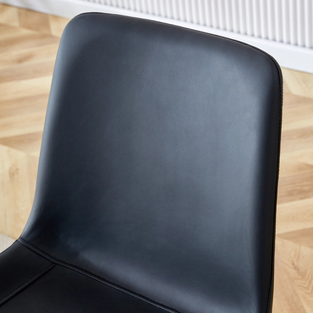 Sedia da sala da pranzo set da 4 con seduta ergonomica e gambe in metallo, in pu nero