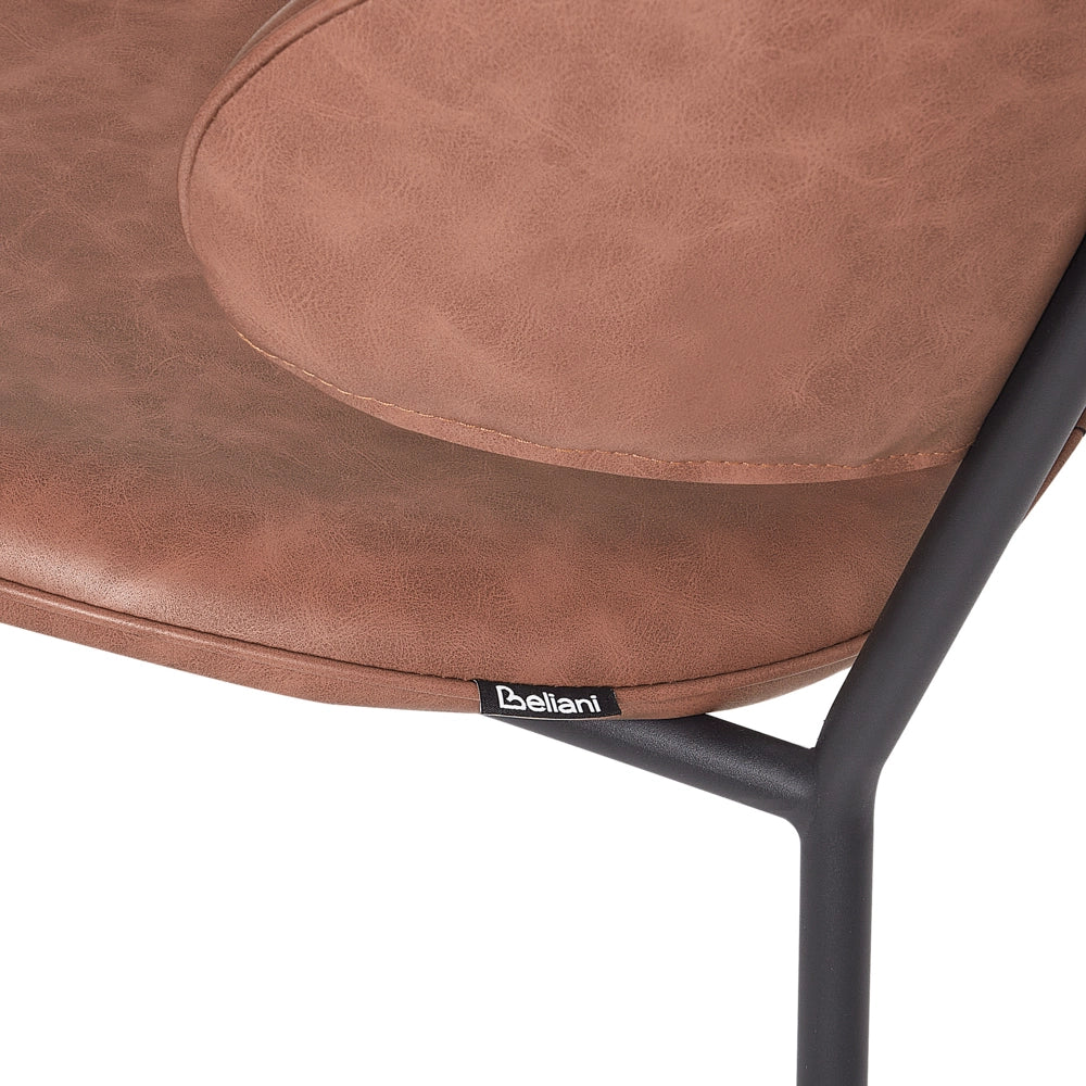 Set di 2 sedie da pranzo Rivestimento in ecopelle marrone Gambe in metallo nero Schienale curvo senza braccioli Design moderno e contemporaneo