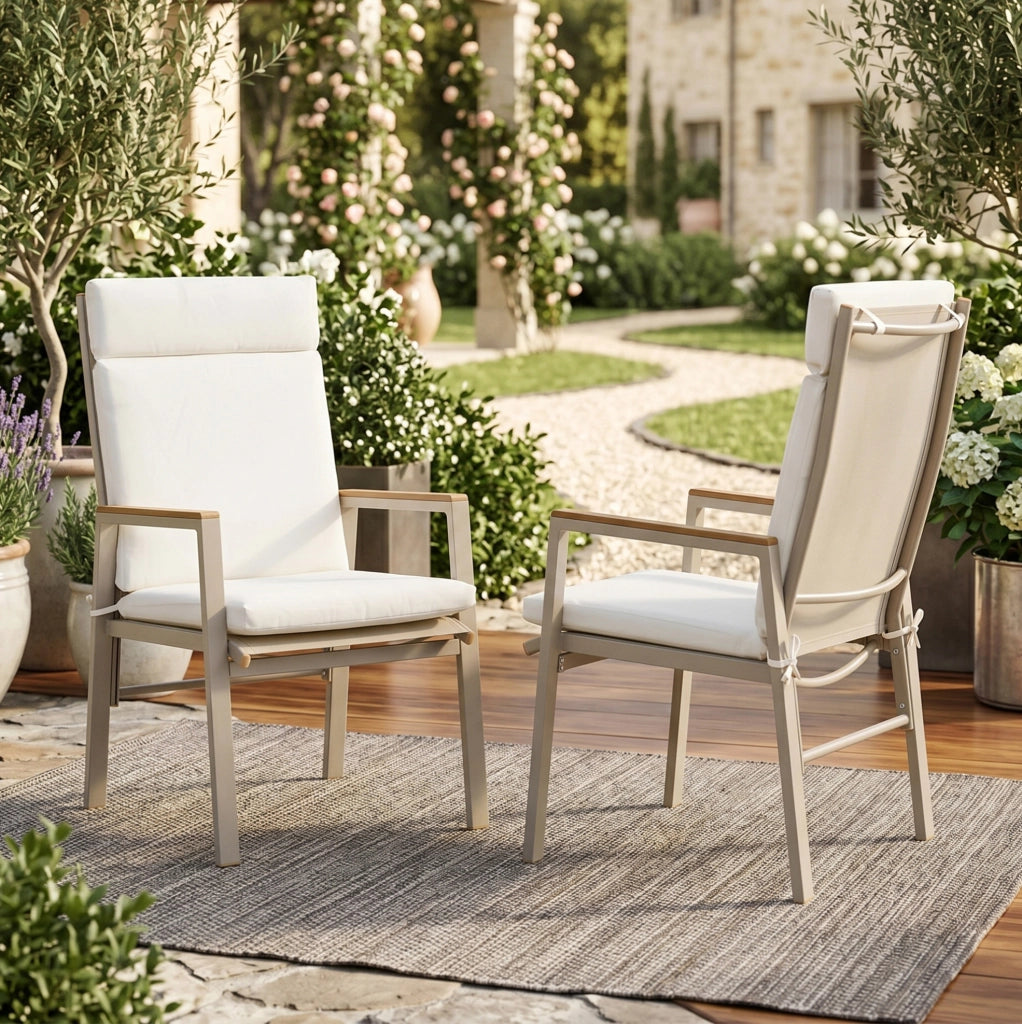 Sedia da esterno con braccioli in plastica effetto legno e seduta in Textilene; beige