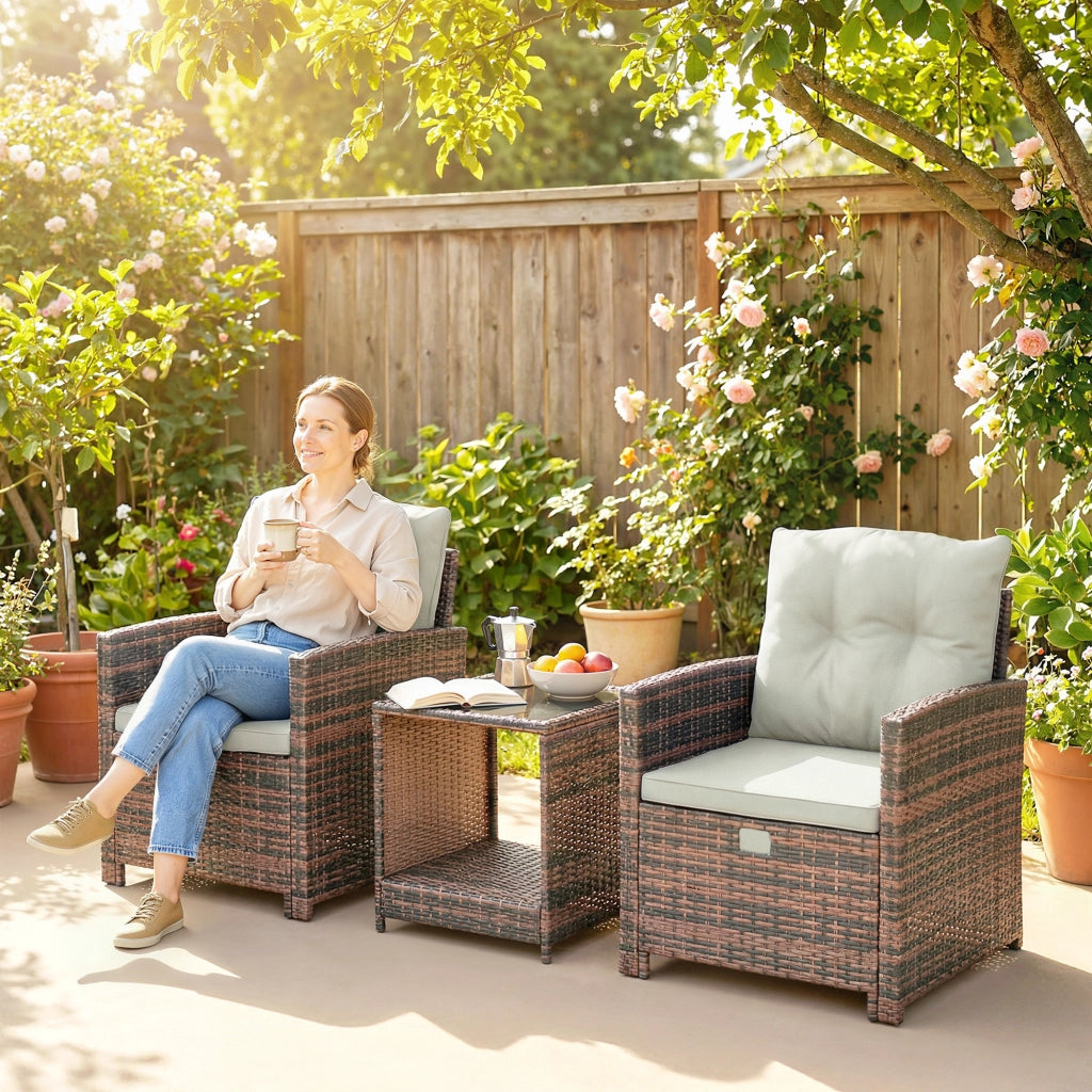 Set Salotto da Giardino con 2 Poltrone Tavolino e Poggiapiedi Salvaspazio in Rattan PE Marrone