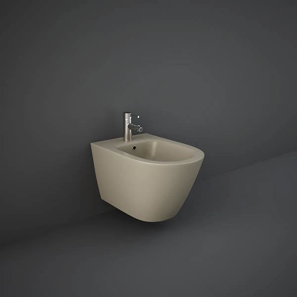 Sanitari sospesi opaco FEELING Rak Ceramics: vaso, bidet, copriwater soft-close Cappuccino Opaco