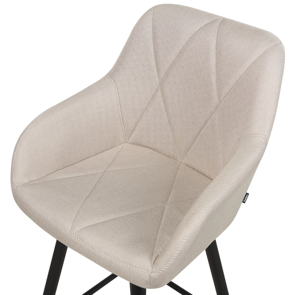 Set di 2 Sgabelli da Bar Rivestiti in Tessuto Beige con Braccioli Schienale Trapuntato Gambe in Metallo Nero