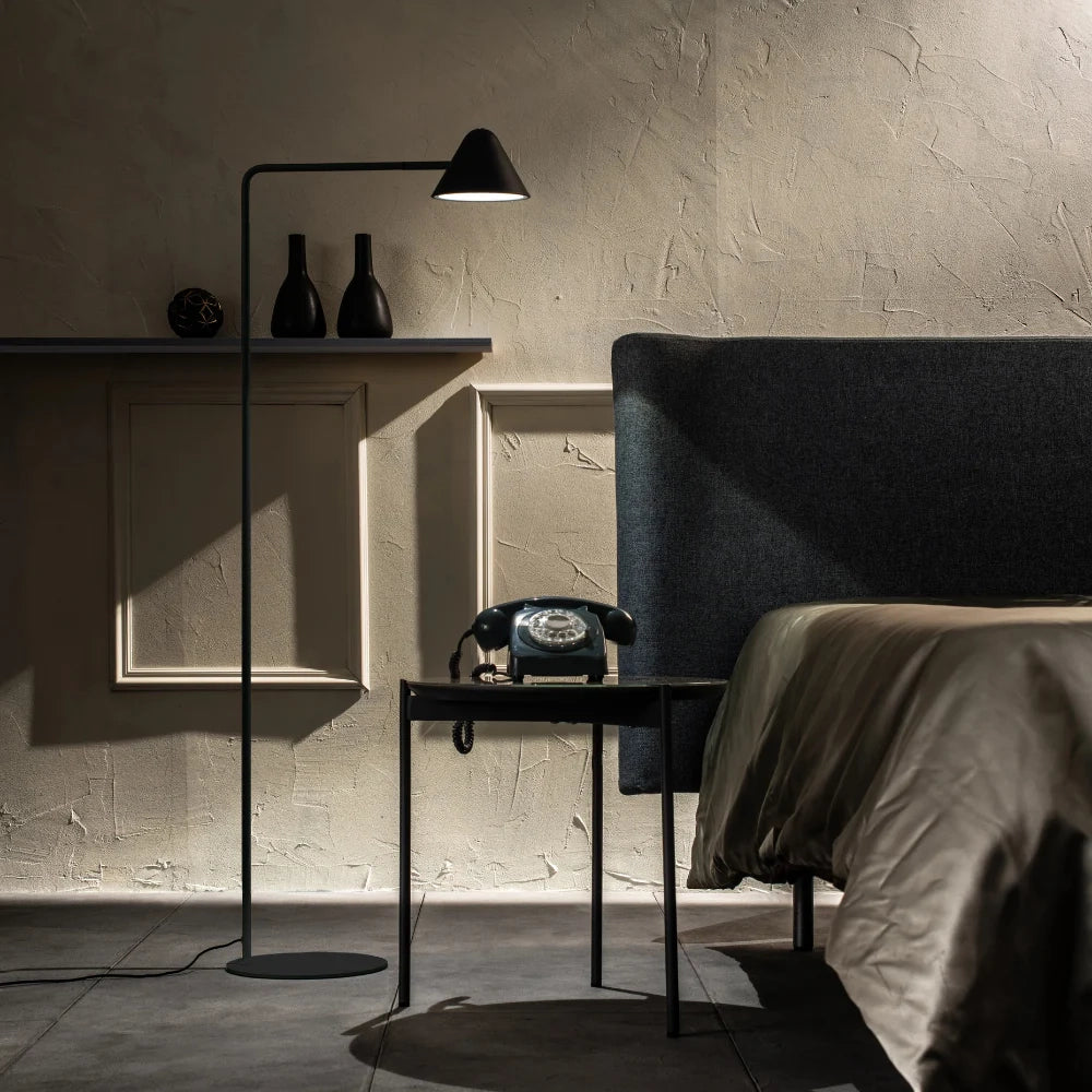 Lampada da terra LED Candela con base in marmo nero opaco | Duzzle