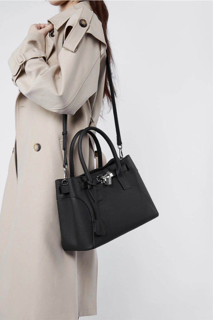 Borsa a tracolla da donna intrecciata, colore nero.
