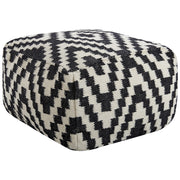 Pouf moderno in lana bianco e nero con motivo geometrico stile moderno minimalista boho