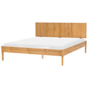 Letto matrimoniale in legno con base a doghe piane e testiera in legno marrone chiaro 160 x 200 cm stile scandinavo naturale