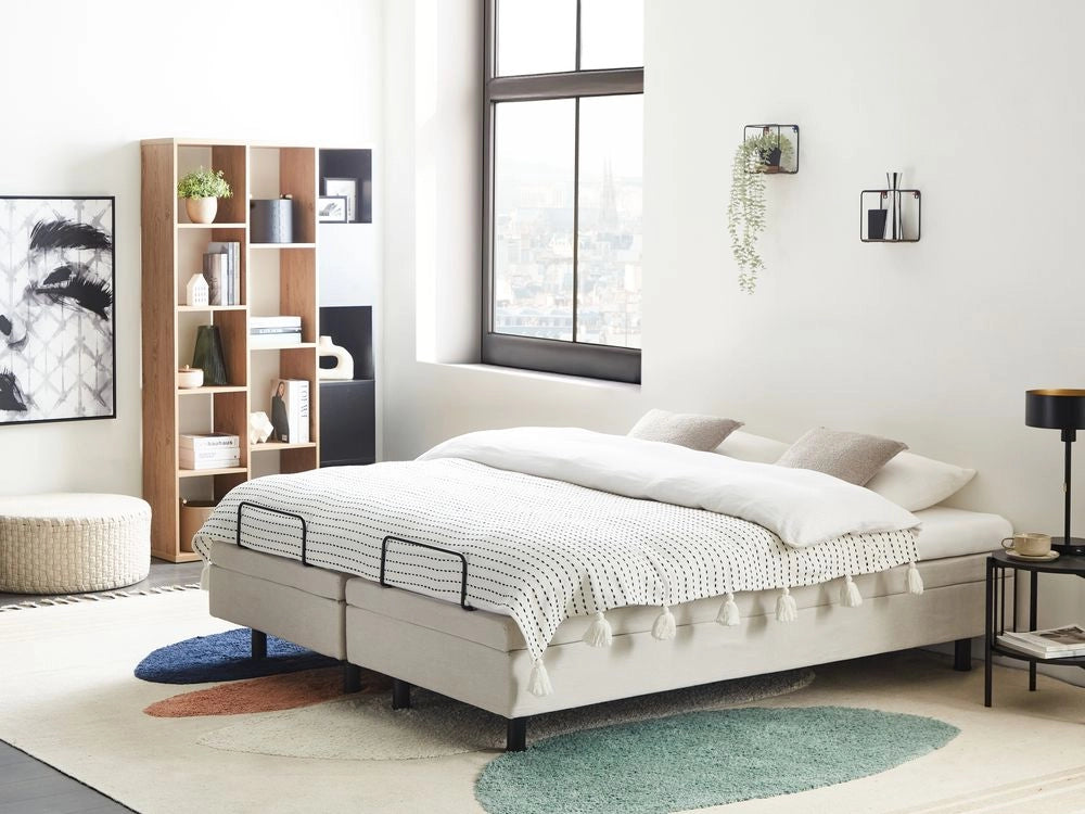 Letto elettrico matrimoniale tessuto beige chiaro  regolabile con telecomando senza testiera 160x200 cm stile moderno