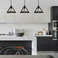 LAMPADARIO DA SOFFITTO A SOSPENSIONE FORMA TRIANGOLO 3D PORTA LAMPADINA E27 NERO