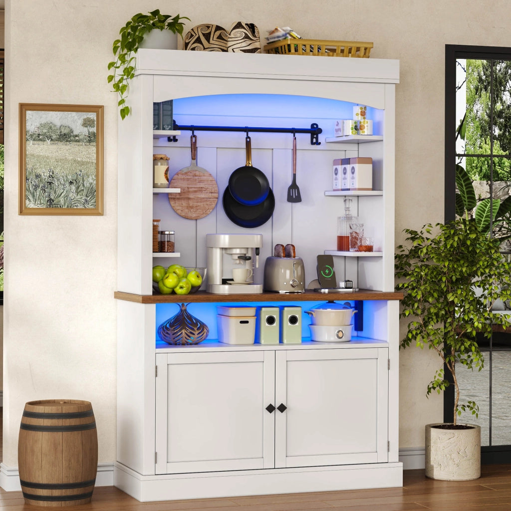 Credenza alta ad arco con illuminazione LED RGB, prese integrate e vani portaoggetti, 106 x 43 x 183 cm, bianca