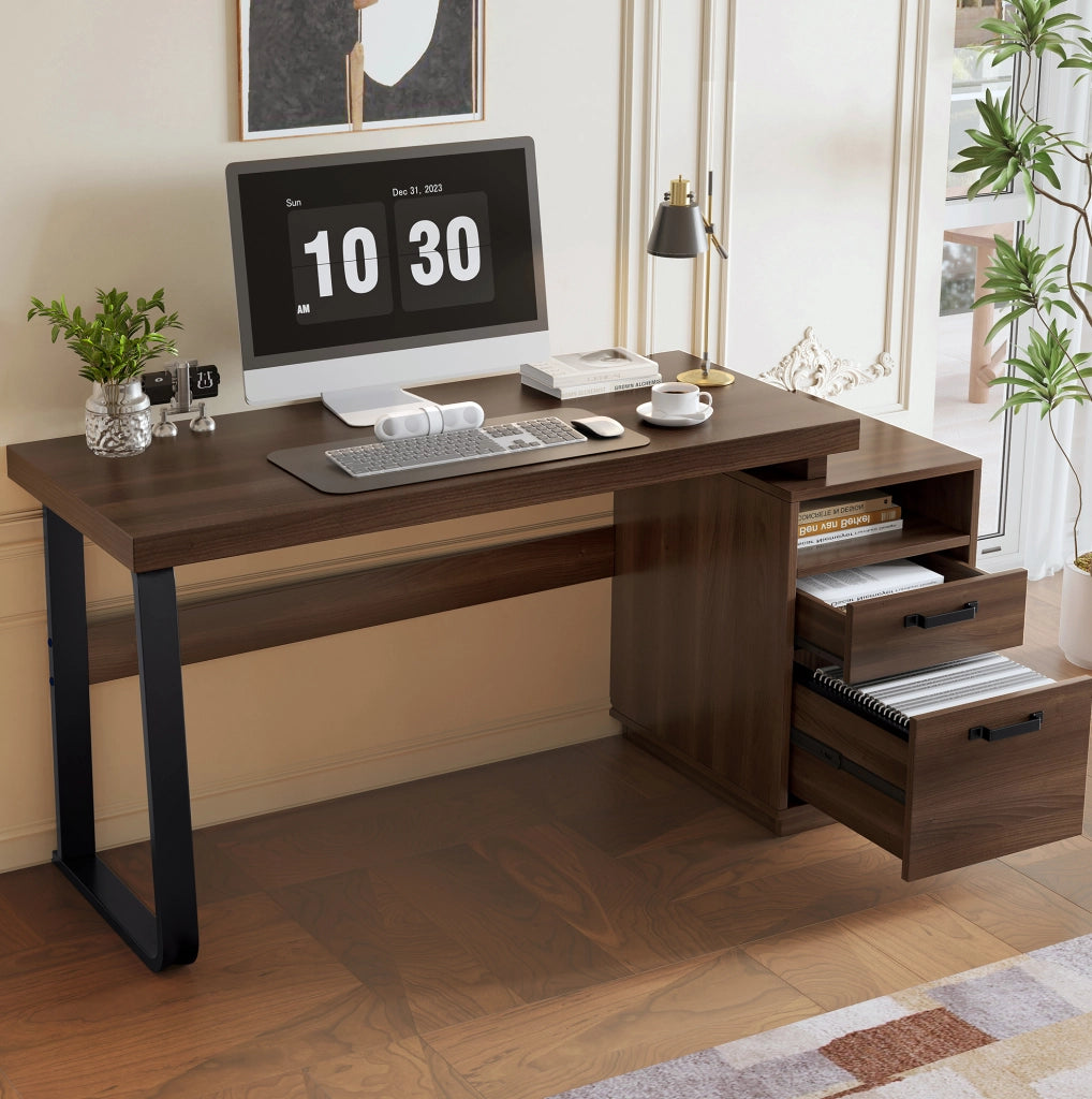 Scrivania moderna 135 x 54 cm in MDF e metallo, colore marrone