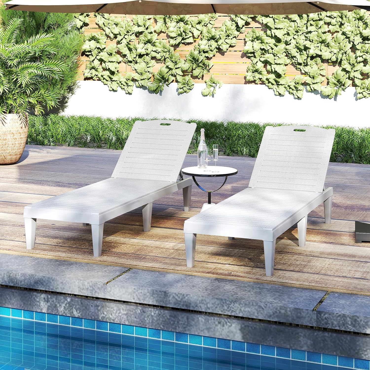 Set di 2 Sedie a Sdraio, Lettino Prendisole da Esterno in PP con Schienali Regolabili in 4 Posizioni, Sedia Reclinabile per Patio, Piscina, Terrazza, Portata 160 kg (Bianco)
