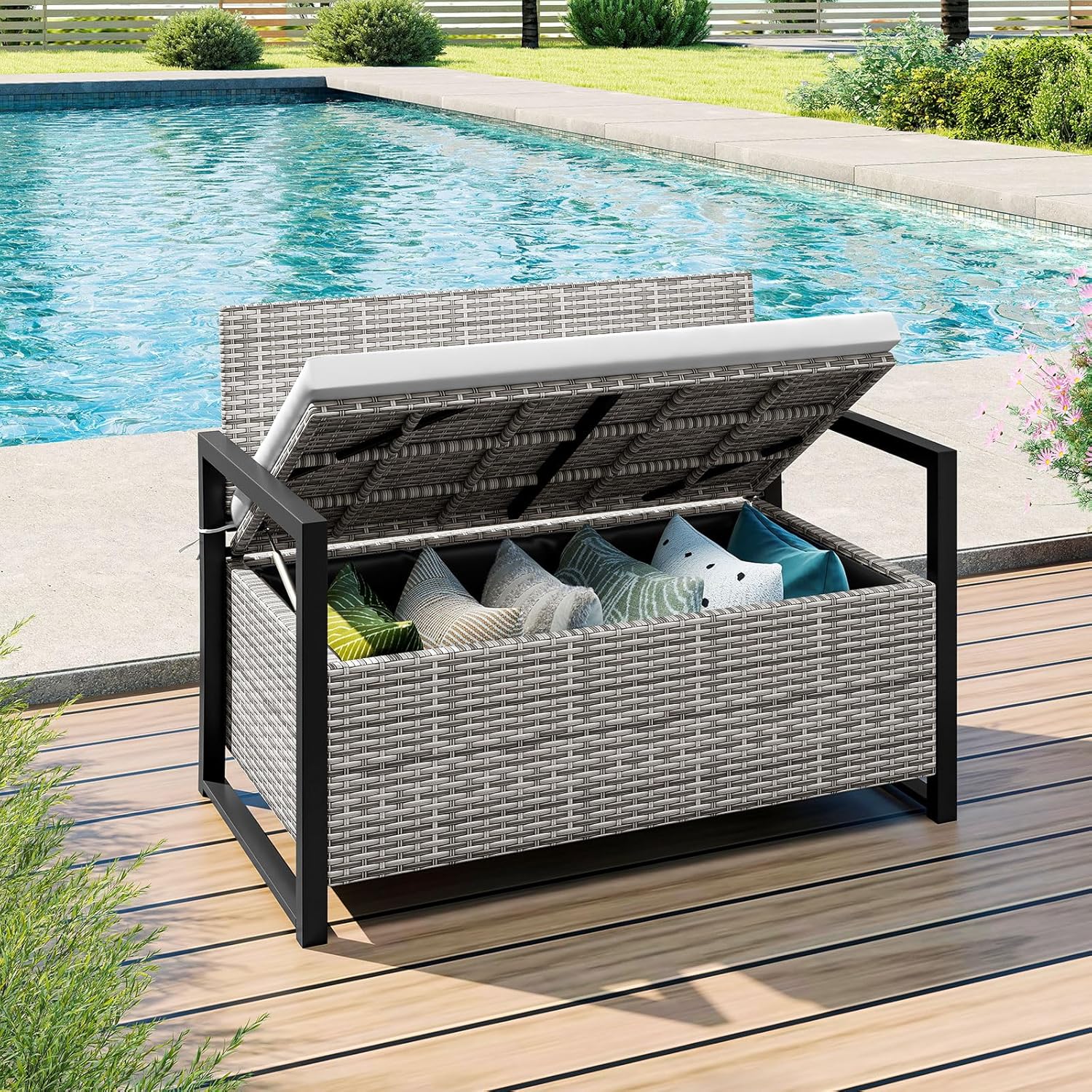 Panchina da Esterno in Rattan PE 117 x 62 x 85 cm, Cassapanca Contenitore da Esterno con Cuscino, Telaio in Metallo, Spazio di Stoccaggio e Fodera Protettiva per Patio, Bordo Piscina e Balcone