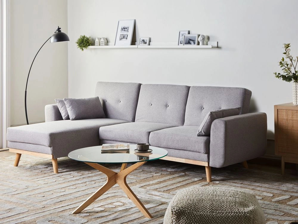 Divano Angolare ad Angolo Destro Grigio in Tessuto Imbottito a L con Seduta Trapuntata Cuscini Decorativi e Funzione Letto