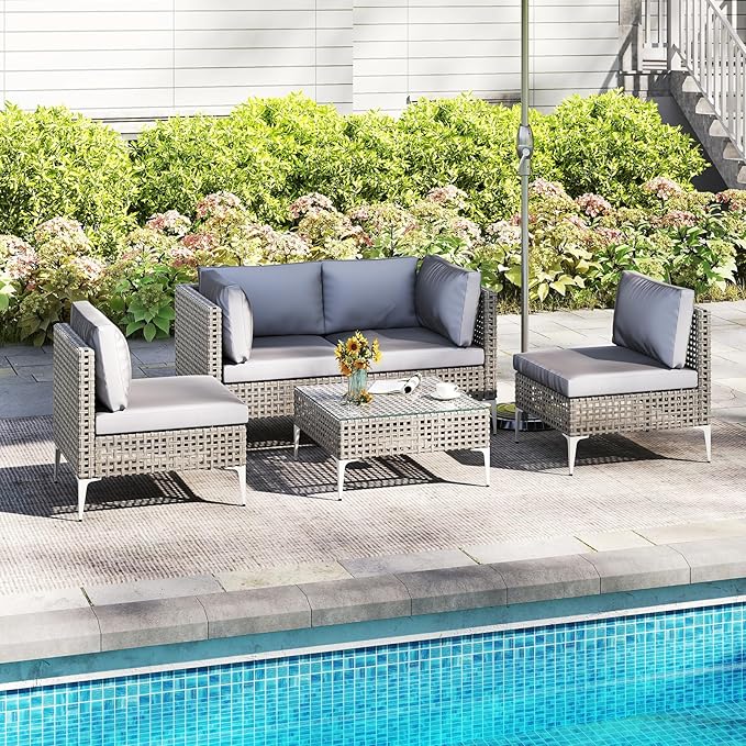 Set di Mobili da Esterno 5 Pezzi, Set da Conversazione in Rattan con Cuscini e Tavolino in Vetro Temperato, Tavolino e 4 Divani per Cortile, Bordo Piscina e Veranda (Modello 4,5 pezzi)