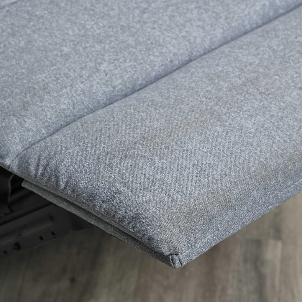Poltrona relax reclinabile con poggiapiedi e tasca laterale, grigio chiaro, in poliestere, struttura in acciaio, 87 x 96 x 98 cm
