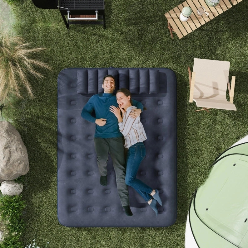 Letto gonfiabile blu con pompa manuale e 2 cuscini 203 x 152 x 22 cm
