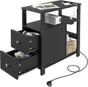 Tavolino Stretto con Stazione di Ricarica per Divano, Comodino con 2 Cassetti 2 Ripiani 1 Scomparto, per Soggiorno, Camera da Letto, 60x60x30 cm, Nero
