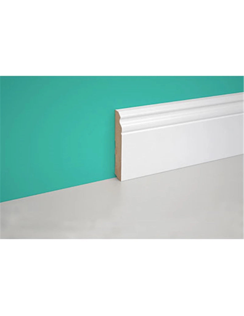 Elegante battiscopa in stile barocco, realizzato in MDF bianco, dalle dimensioni di 18x100 mm e altezza di 2250 mm, prodotto dal rinomato marchio Pircher.
