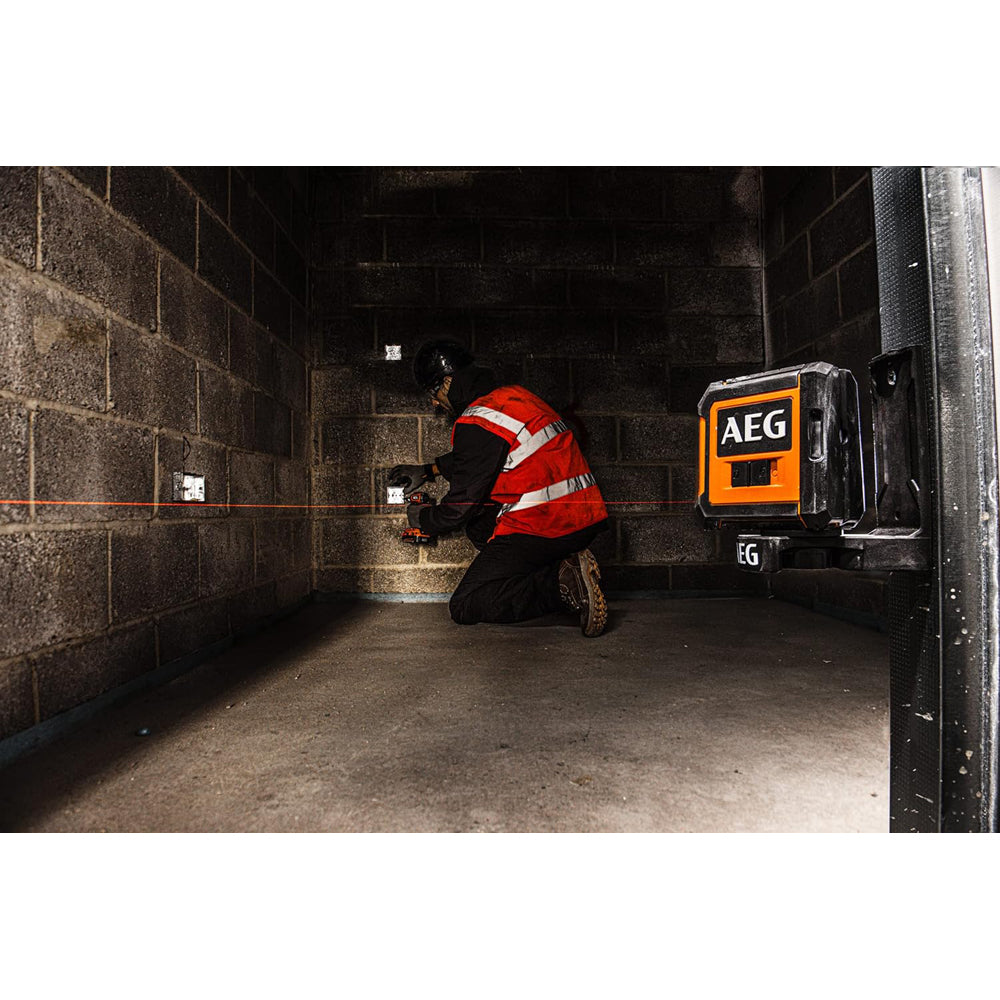 LIVELLA LASER AUTOLIVELLANTE LASER ROSSO FINO A 15m PROTEZIONE IP54 CLR215-B AEG 4935472252