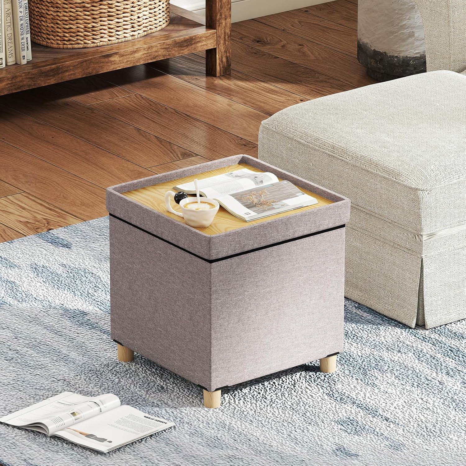 Pouf Contenitore da 45 cm, Sgabello con Vassoio e Gambe in Legno di Gomma, Poggiapiedi Imbottito, Sgabello per Scarpe Quadrato per Soggiorno, Portata 150 kg (Beige)