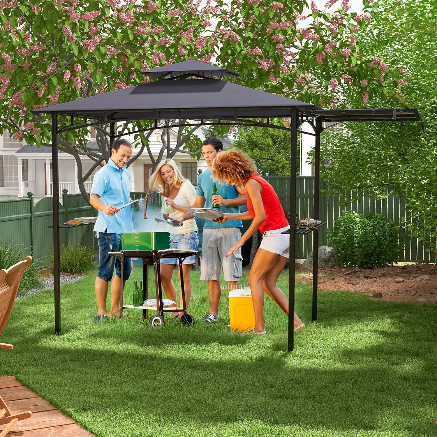 Gazebo per Barbecue, Pergola per BBQ con Tendalino Laterale, Tetto a 2 Livelli, 2 Ripiani Laterali, Ganci Appesi, Apribottiglie, per Giardino e Cortile, 318 x 153 x 250 cm (Grigio Scuro)