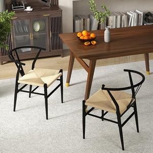 Set di 2 Sedie Sala da Pranzo, Sedie Moderna in Metallo con Seduta Intrecciato, Schienale a Forma di Y e Braccioli, Poltrone per Ufficio, Cucina e Ristorante, 46 x 59 x 73 cm (Nero e Naturale)