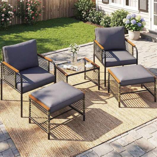 Set Salotto da Giardino Esterno 5 Pezzi con Cuscini, Mobili da Giardino in Rattan con 1 Tavolino in Vetro Temperato, 2 Sedie e 2 Ottomani, per Balcone, Terrazza, Patio (Grigio)