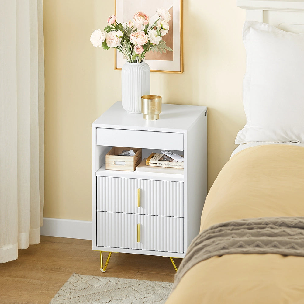 SoBuy Comodino, Comodino con 3 cassetti e ripiano, Tavolino moderno per camera da letto e soggiorno, Bianco L40 x P40 x A63 cm FBT168-W
