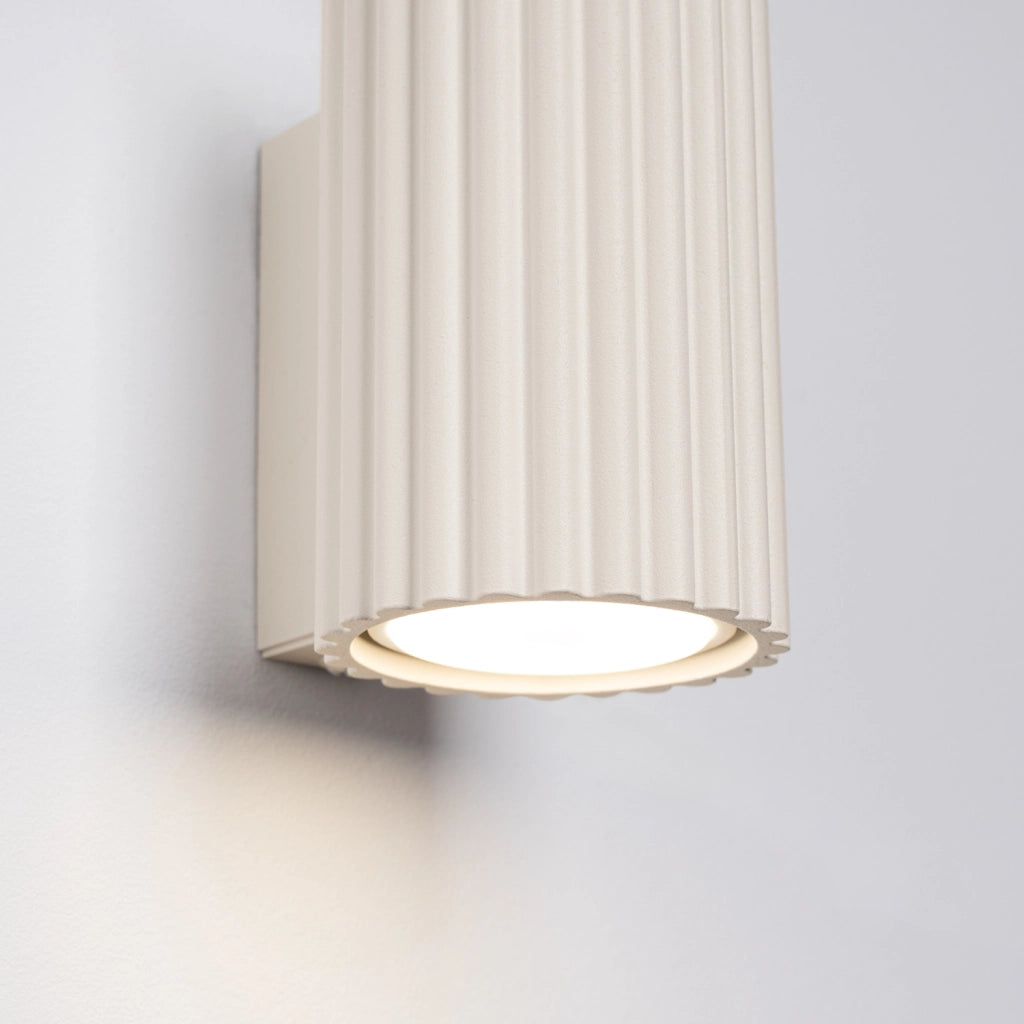 Applique moderna beige tubo rigato 10cm up/down GU10