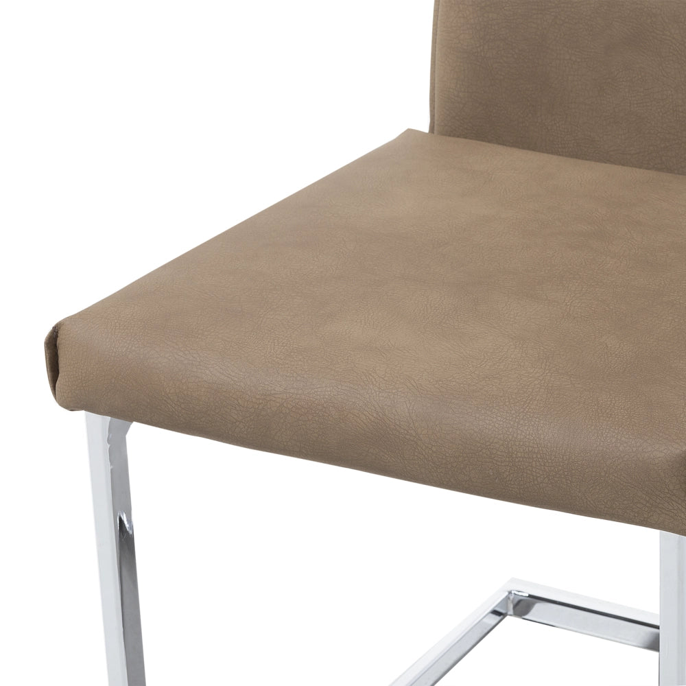 Set di 2 sedie da pranzo beige sabbia imbottite in ecopelle gambe a sbalzo argento senza braccioli design moderno